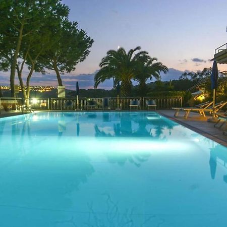 Appartamenti Residence Il Porto 13 E 16 Porto Azzurro Ngoại thất bức ảnh