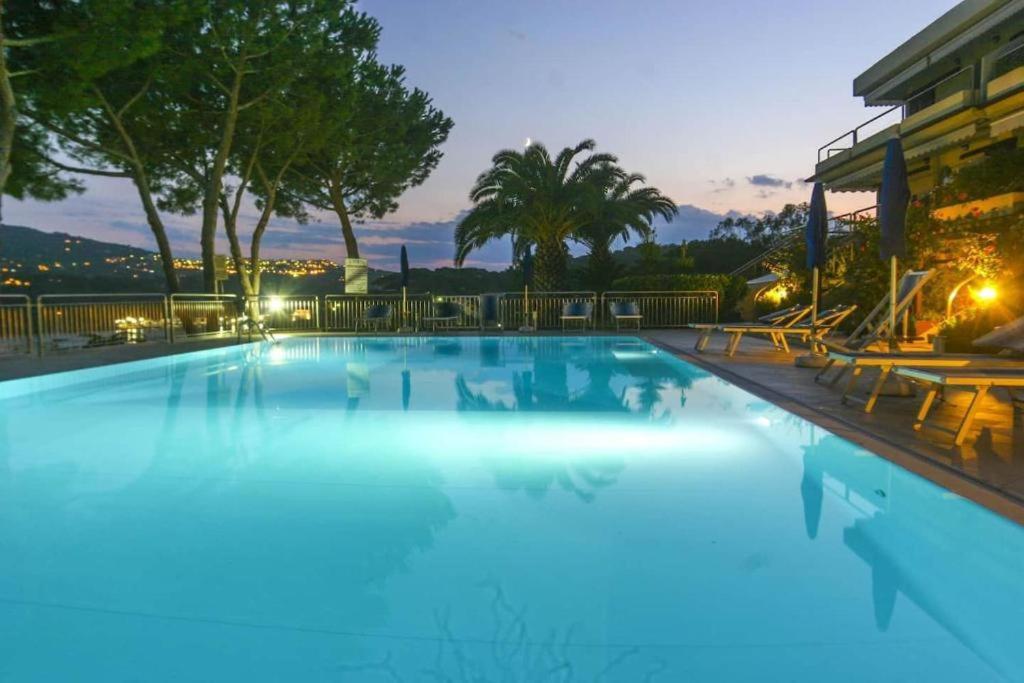 Appartamenti Residence Il Porto 13 E 16 Porto Azzurro Ngoại thất bức ảnh